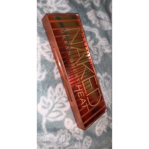 Brand new!! Urban decay naked heat pallet